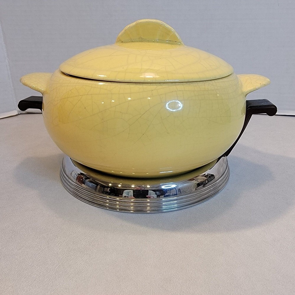 Vtg Yellow Caliente Pottery Casserole Metal Trivet Bakelite Handles - Top Issues